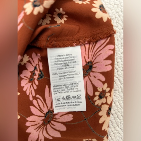 Madewell Novel Tie-Front Top in Hillside Daisies Multi Daisies Burnt Clay Size:S - Picture 7 of 15